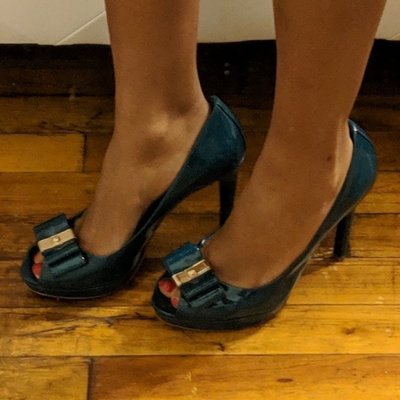 Coach Pumps - Picture 4 of 7